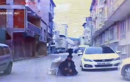 Dolandırıcıdan Oscar’lık hareket...O anlar kamerada