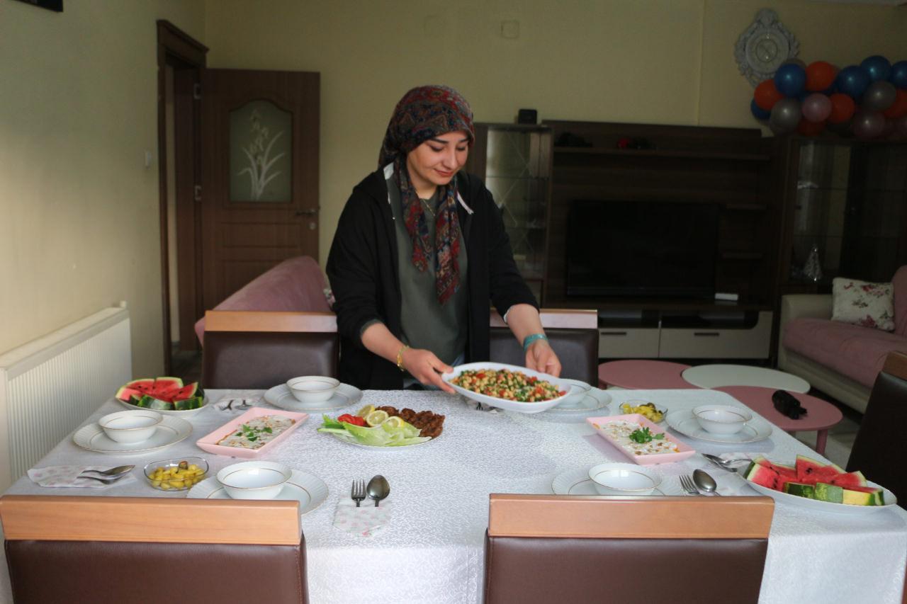 Türkiye'de ilk iftar Şemdinli'de yapıldı