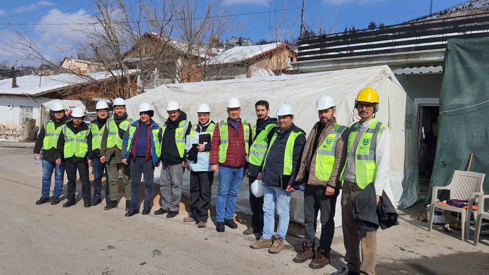 BUÜ’lü mühendislerden deprem bölgesinde inceleme