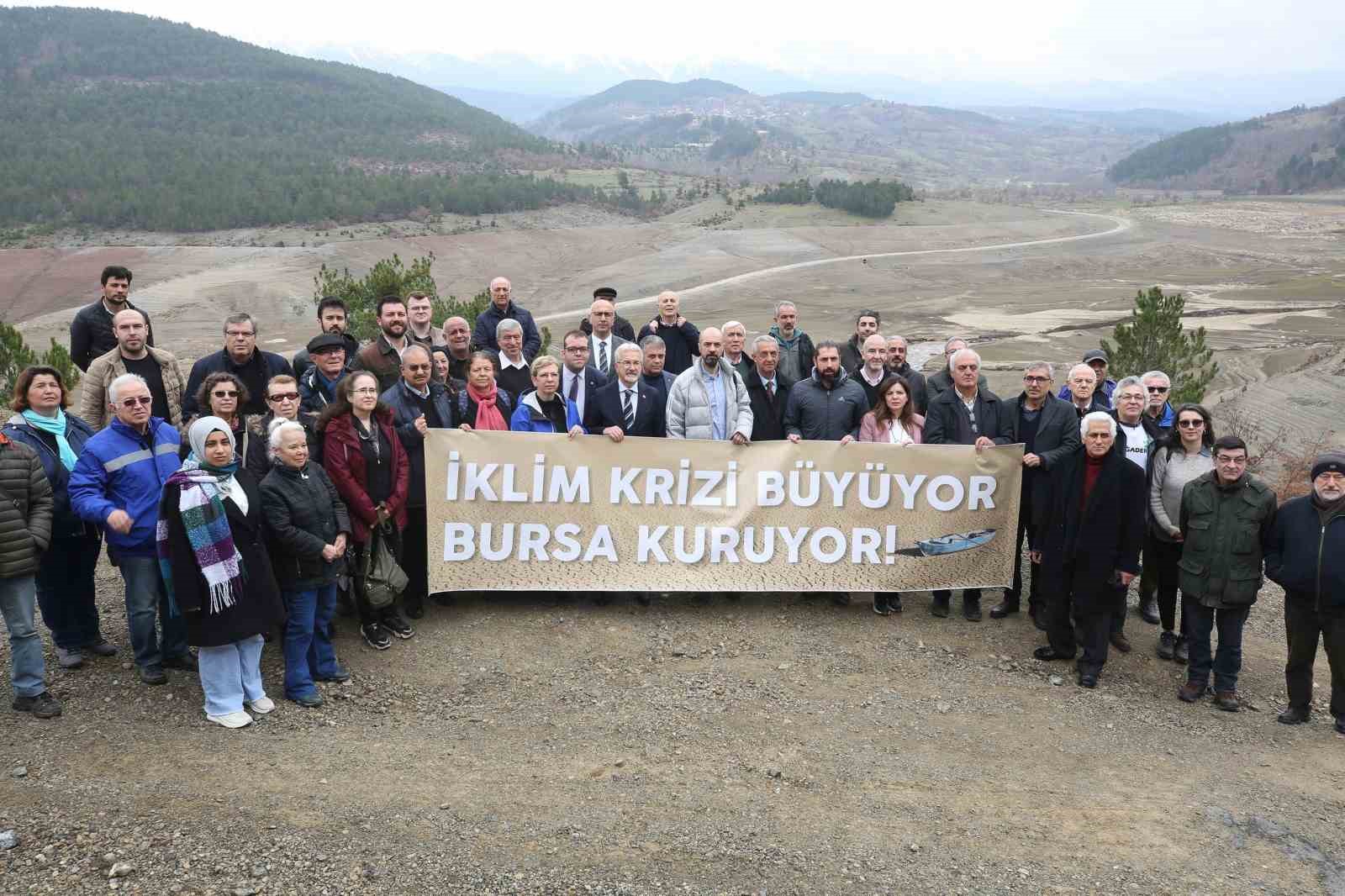 Kuruyan Nilüfer Barajı’nda su krizine karşı çağrıda bulundular