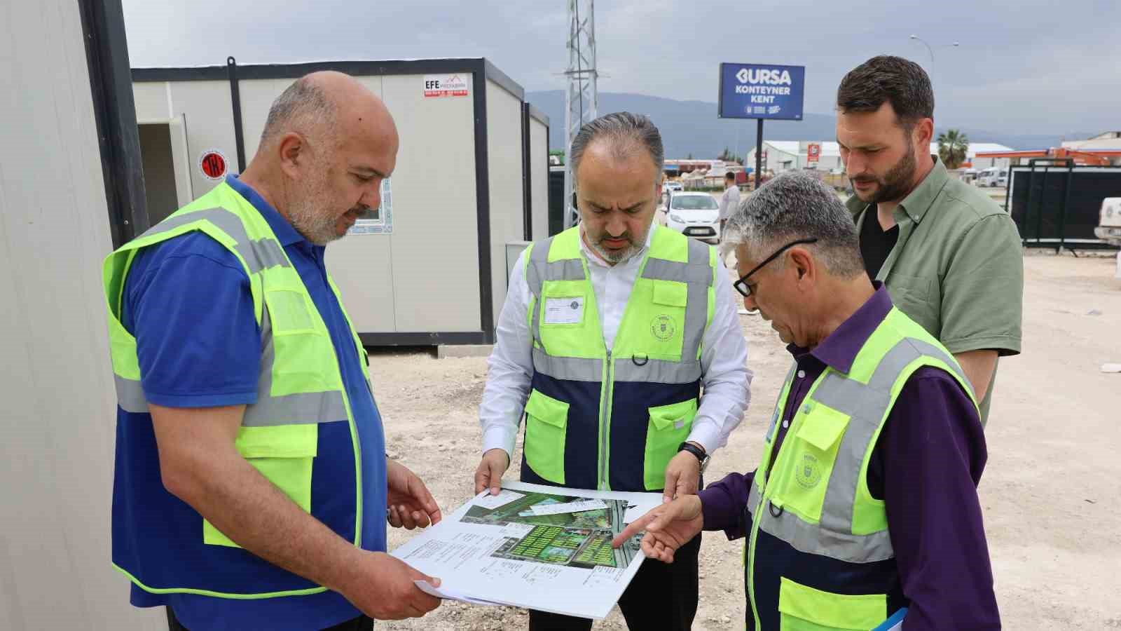 Küçük depremzedelerin bayramlık sevinci