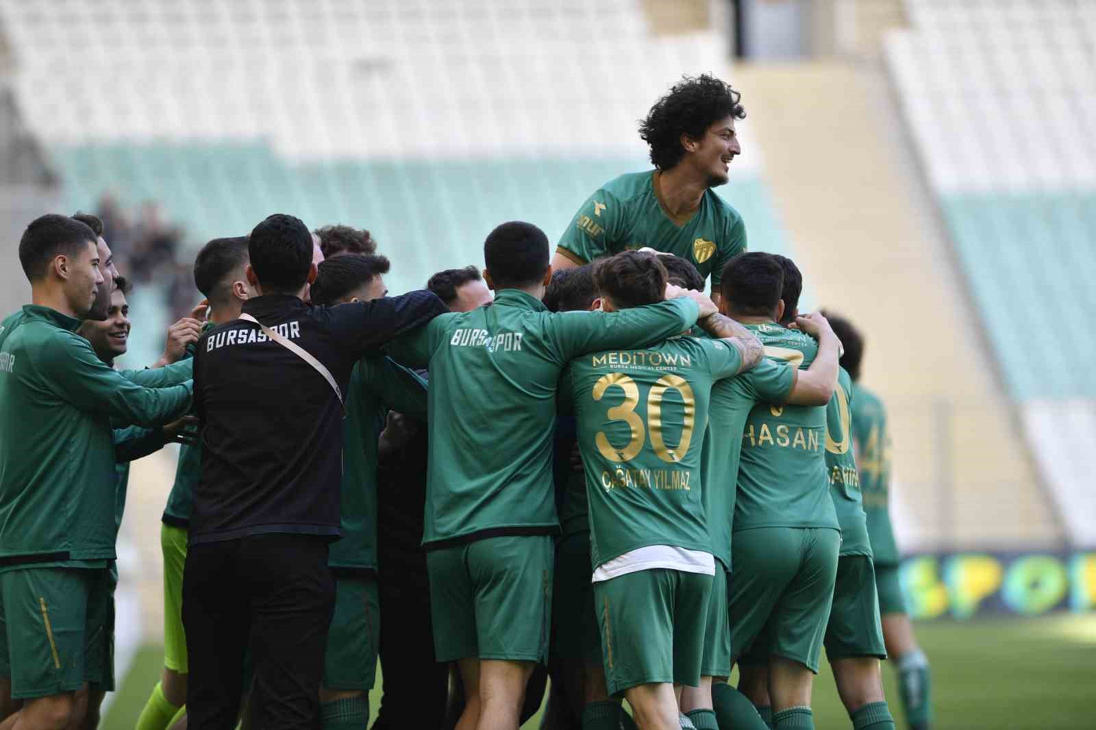 TFF 2. Lig: Bursaspor: 4 - Arnavutköy Belediyespor: 1