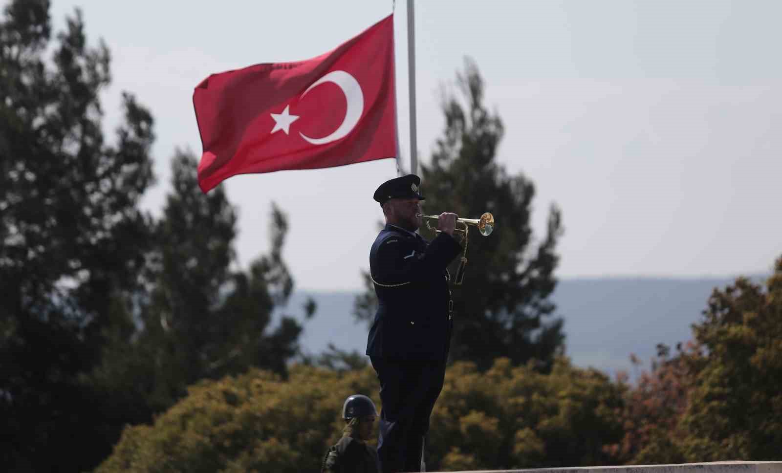 Savaşta hayatını kaybedenler Yalnız Çam Anıtı’nda anıldı