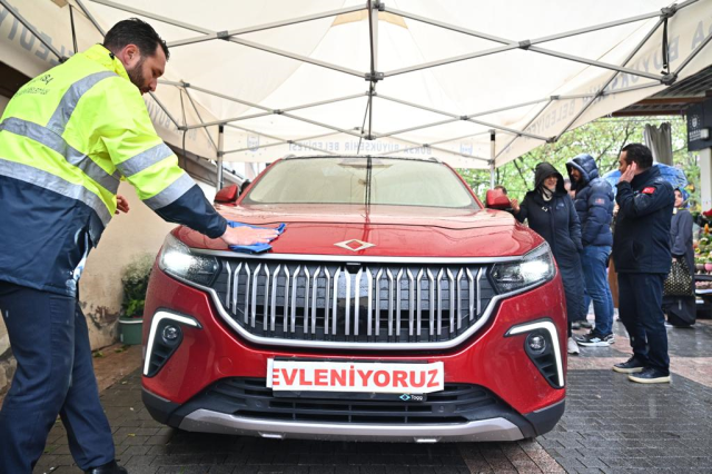 Bakan Varank söz verdi! Togg gelin arabası oldu