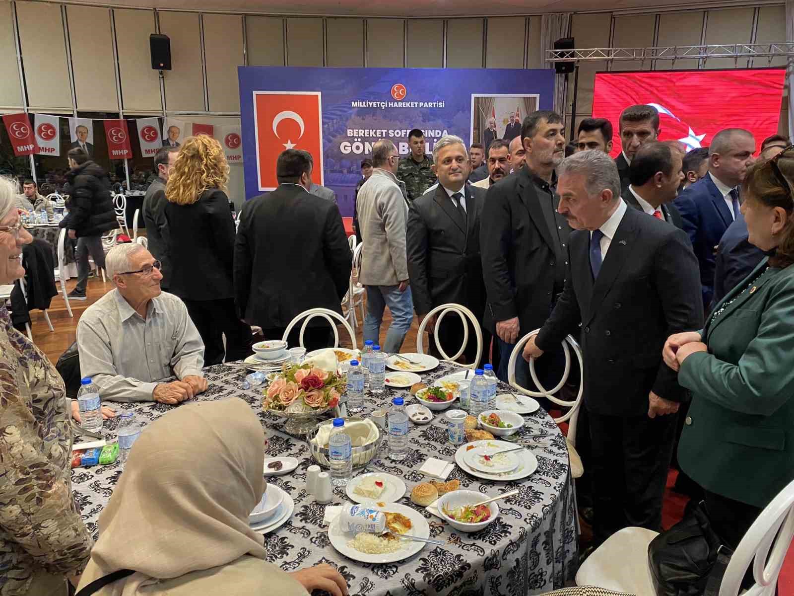 MHP Bursa’daki depremzedelerle iftar sofrasında buluştu