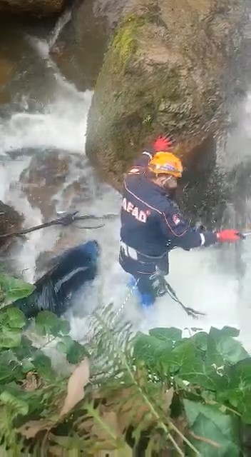 Kızını kurtarmak isterken ikisi de hayatını kaybetti