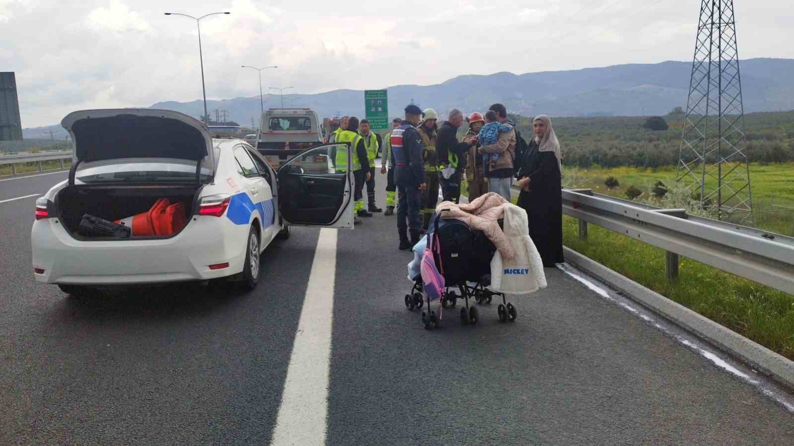 Kuveytli ailenin bulunduğu otomobil alev topuna döndü