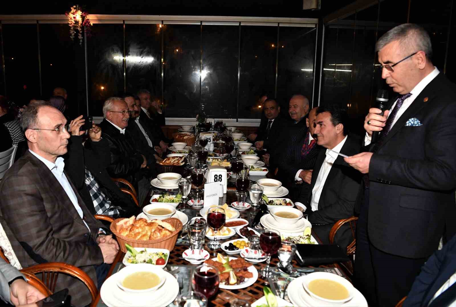 Başkan Dündar, muhtarlar ile iftarda buluştu