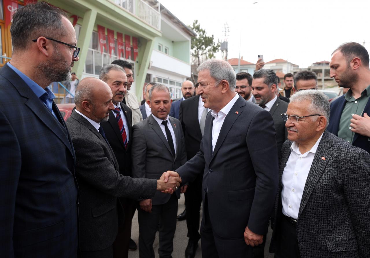 Bakan Akar, terör örgütü PKK/YPG'nin kamplarının imha edildiği açıkladı