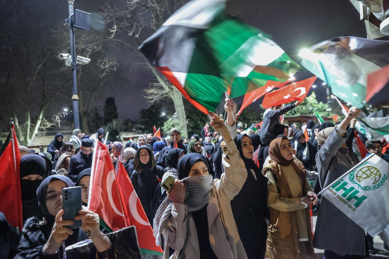 İşgalci İsrail'in Mescid-i Aksa baskını Fatih Camii'nde protesto edildi