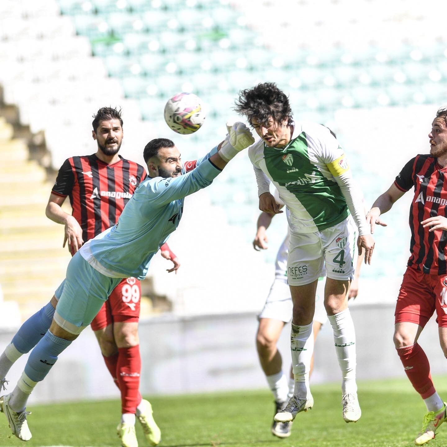 Bursaspor zorlu maratona başlıyor