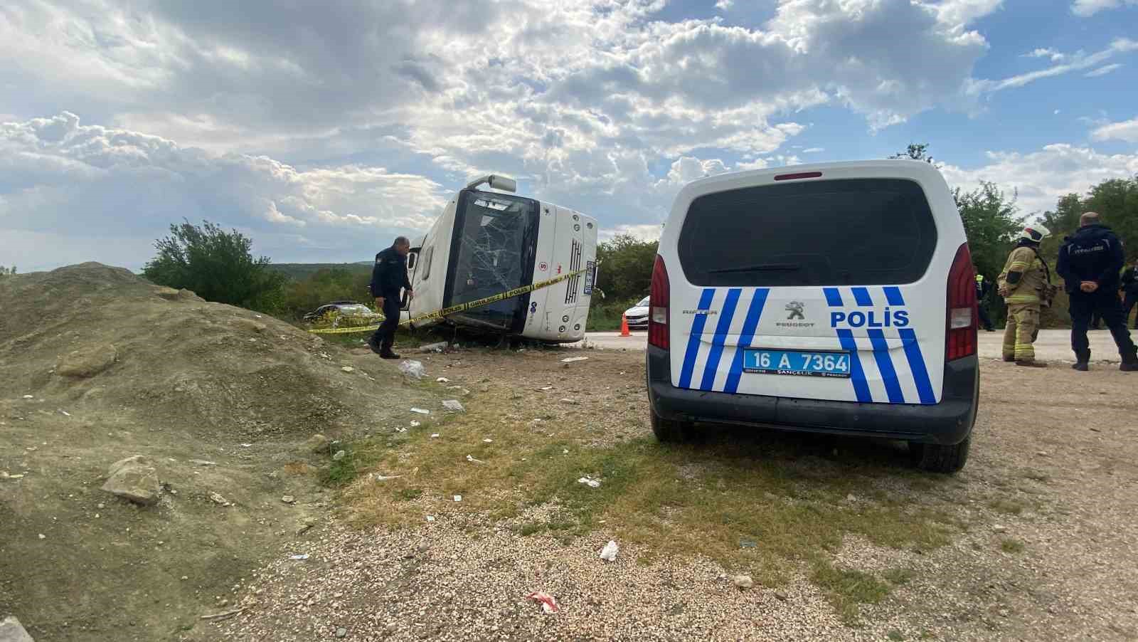 Bursa’da öğrenci servisi ile hafriyat kamyonu çarpıştı: 23 yaralı