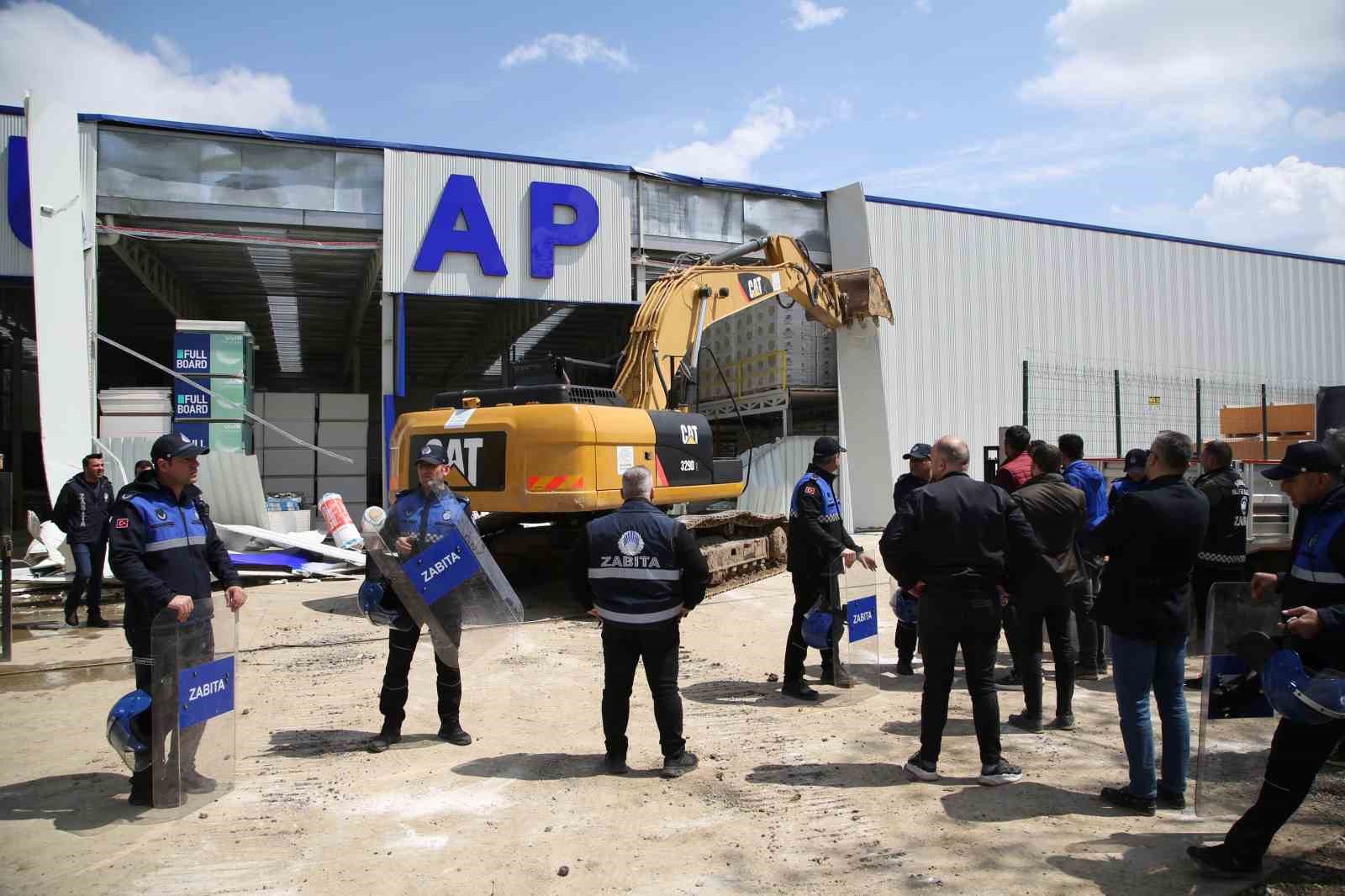 Bursa’da kaçak yapıyı yıktırmamak için canını hiçe saydı