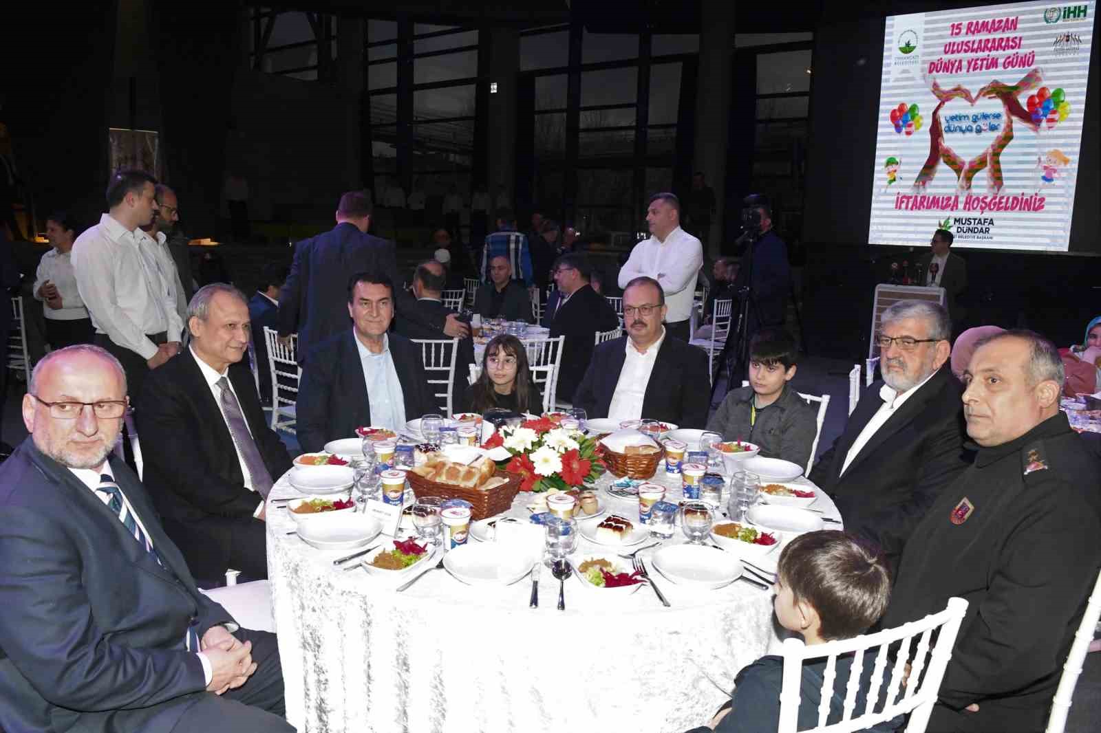 Osmangazi’de yetim çocuklar iftar sofrasında buluştu