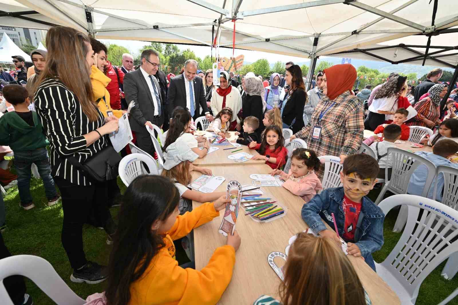 Bursa Çocuk Şenliği’nde çifte bayram coşkusu