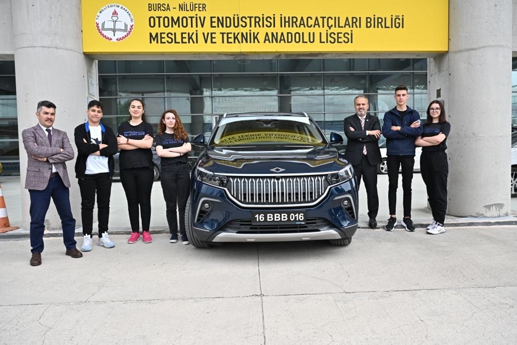 Otomotiv öğrencileri Togg’a hayran kaldı