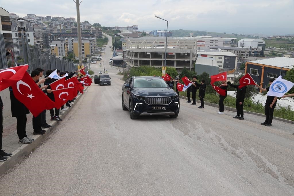 Otomotiv öğrencileri Togg’a hayran kaldı