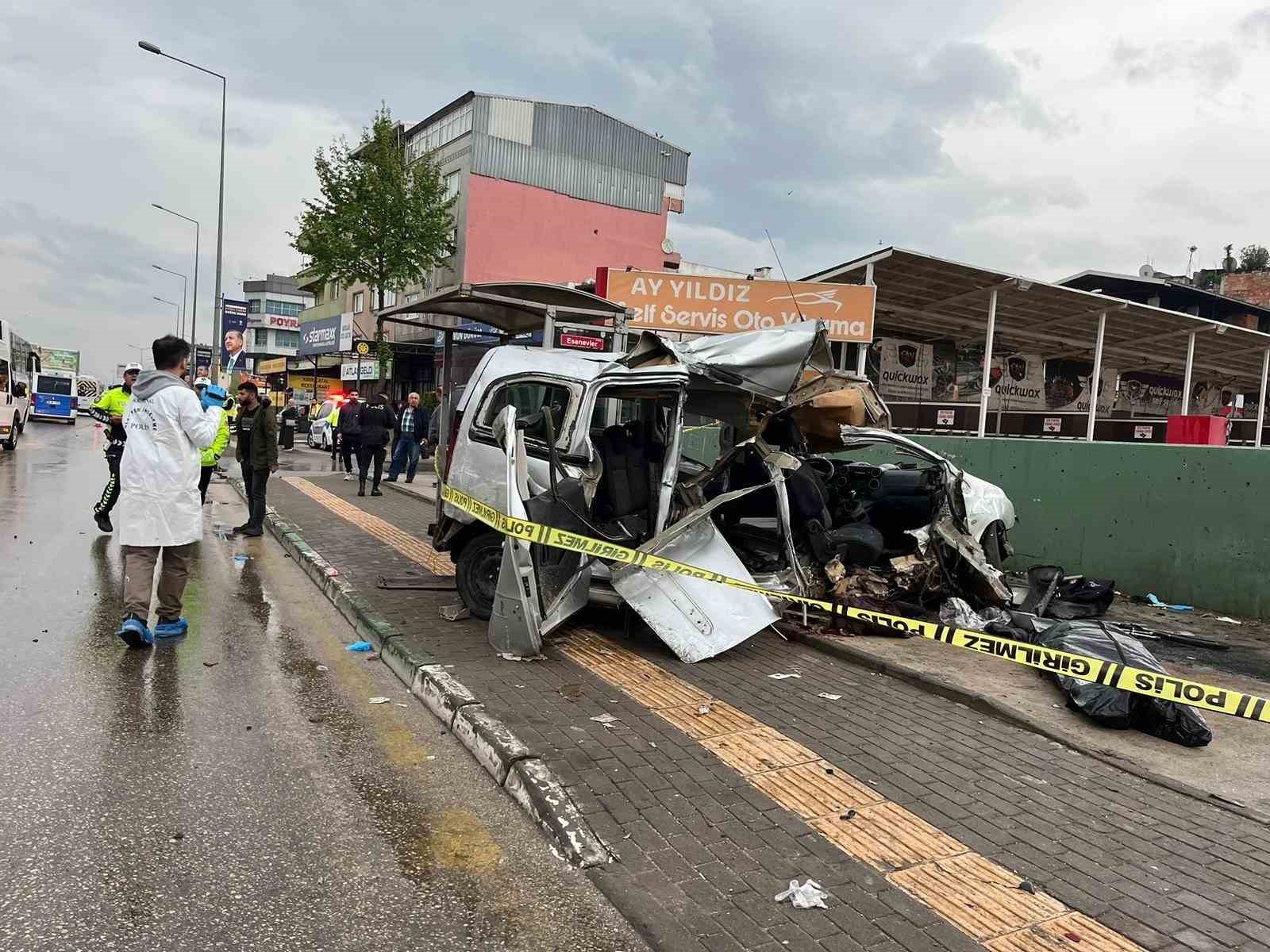 Bursa’da 2 gencin öldüğü feci kaza kamerada