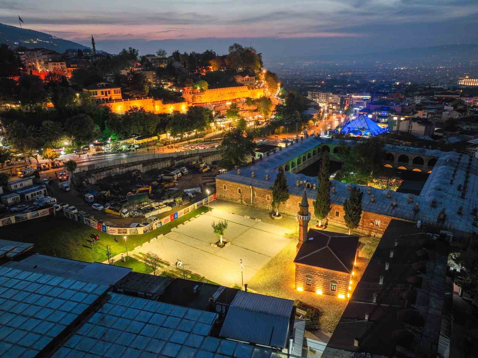 Bursa’nın kalbinde tarihi dönüşüm...Tarihi mescitte 65 yıl sonra ilk Cuma