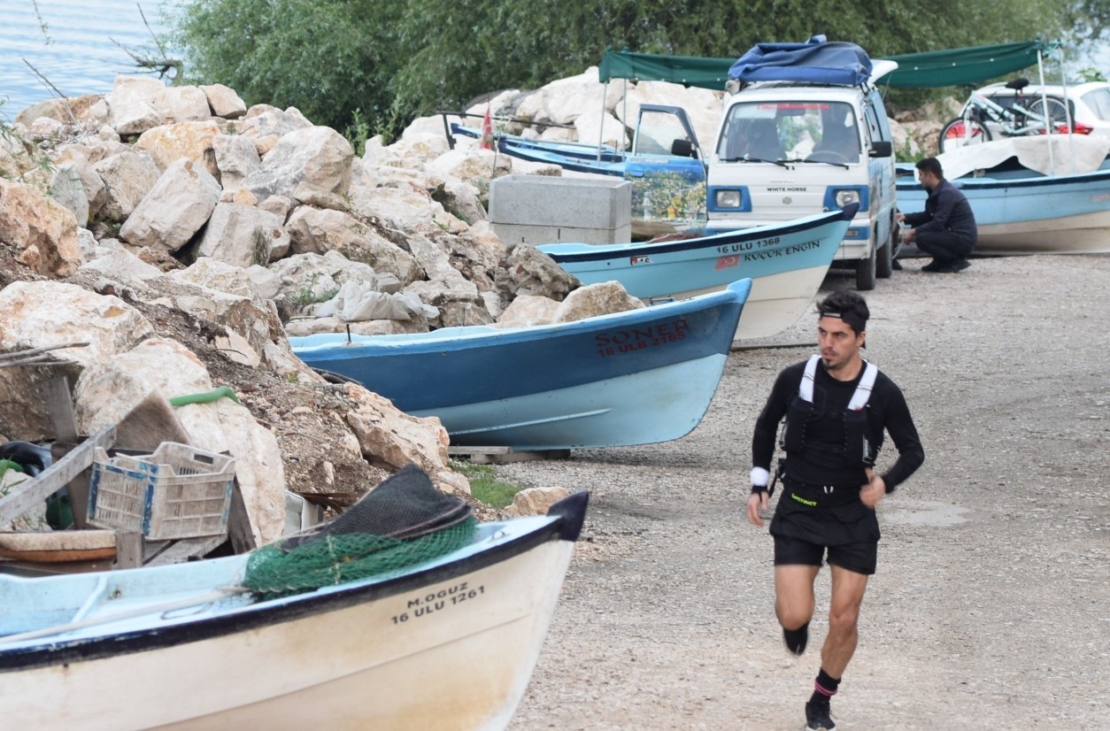 Cumhuriyet’in 100. yılında 100 kilometre koşuyorlar