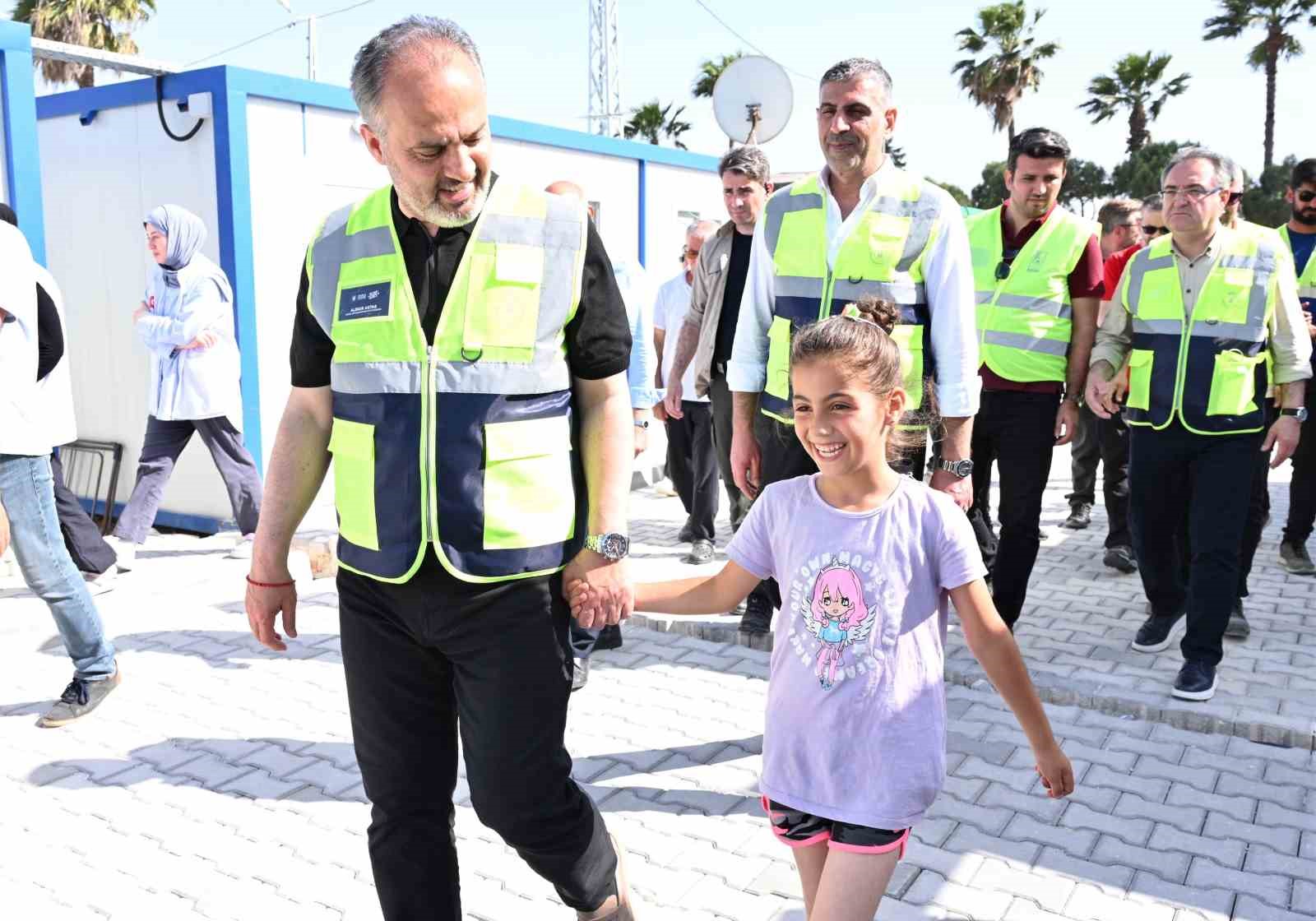 Hatay’da hayata Bursa ile sarılıyorlar