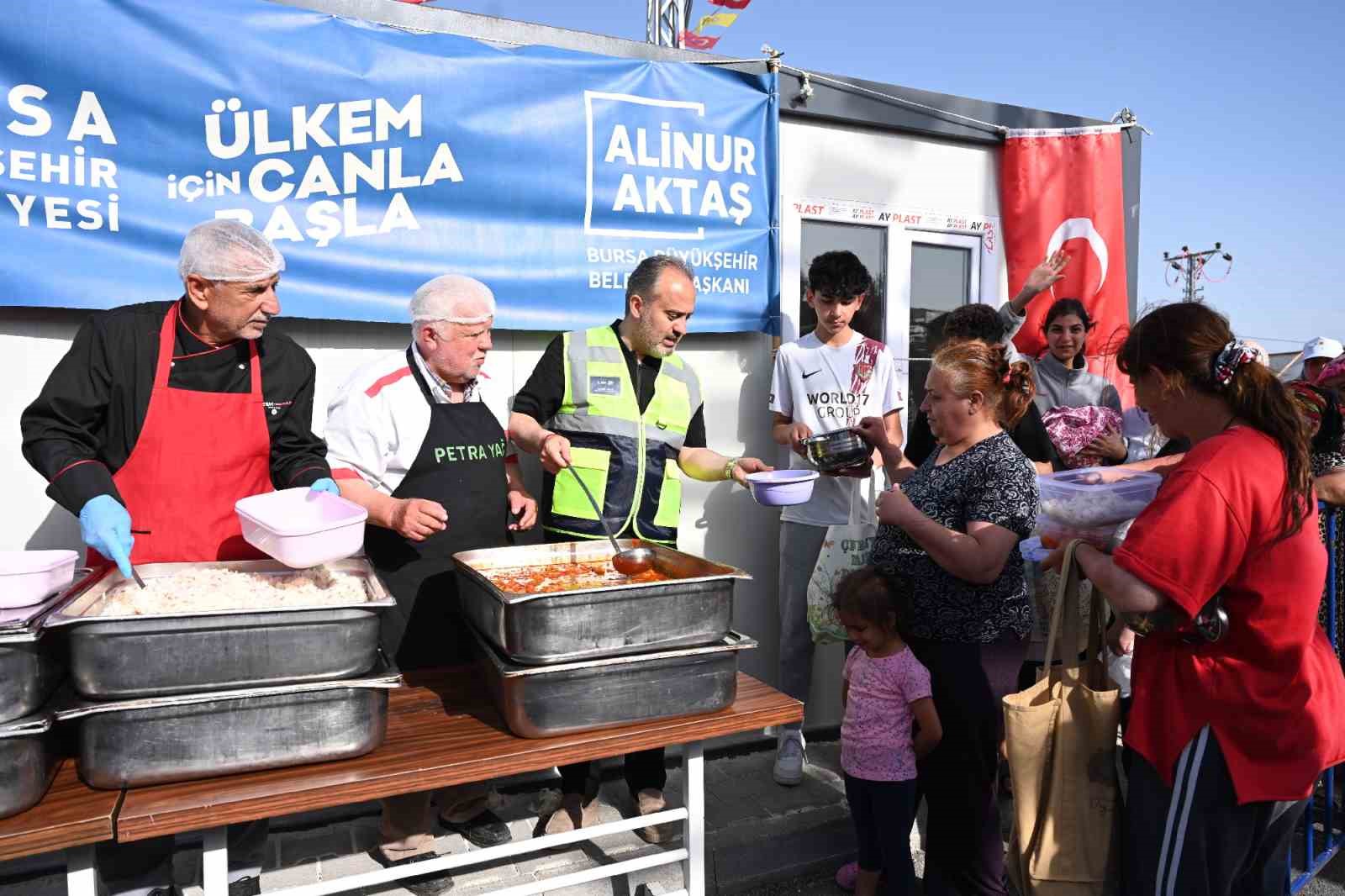 Hatay’da hayata Bursa ile sarılıyorlar