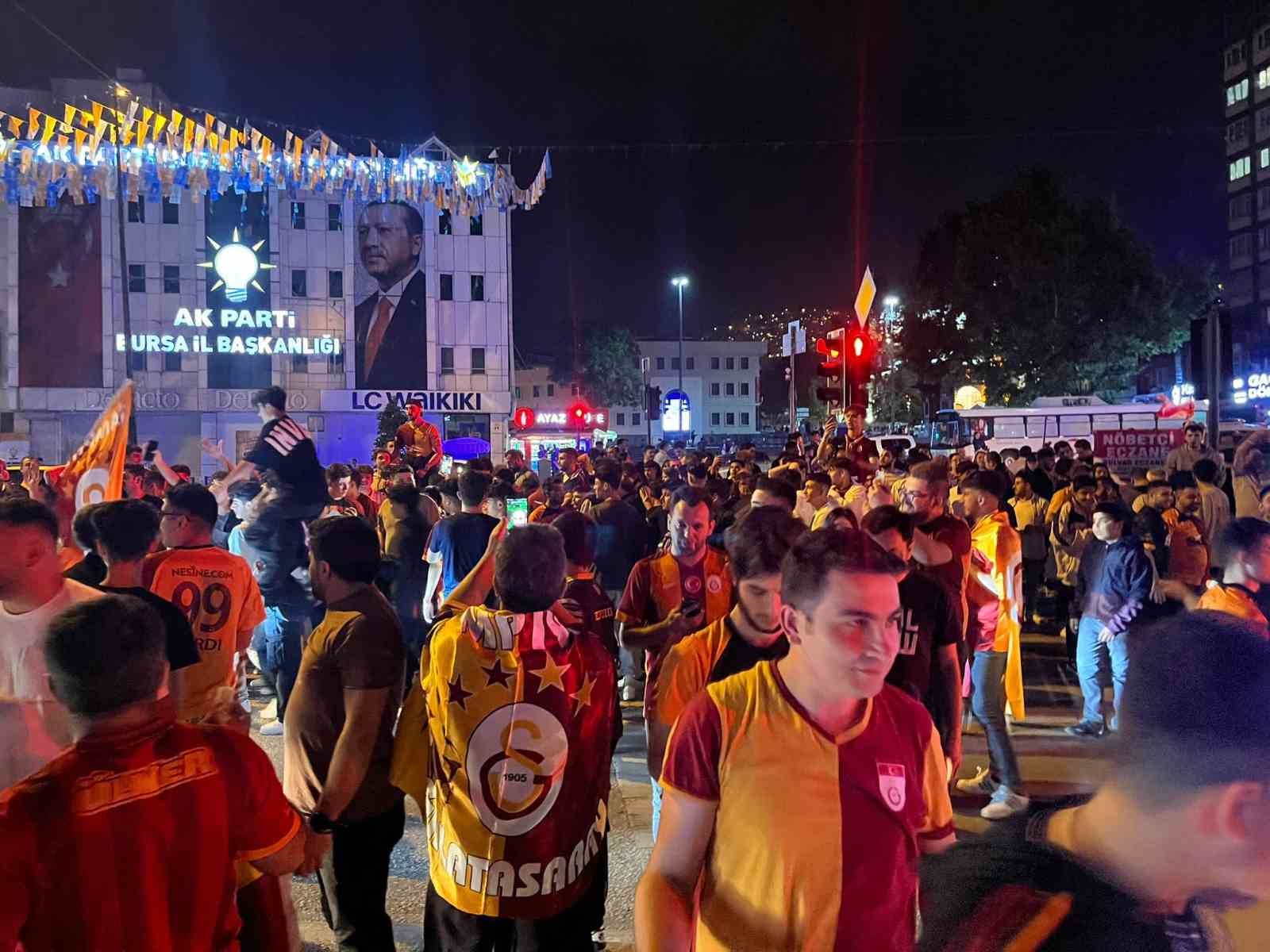 Galatasaray’ın şampiyonluğu Bursa’da coşkuyla kutlandı