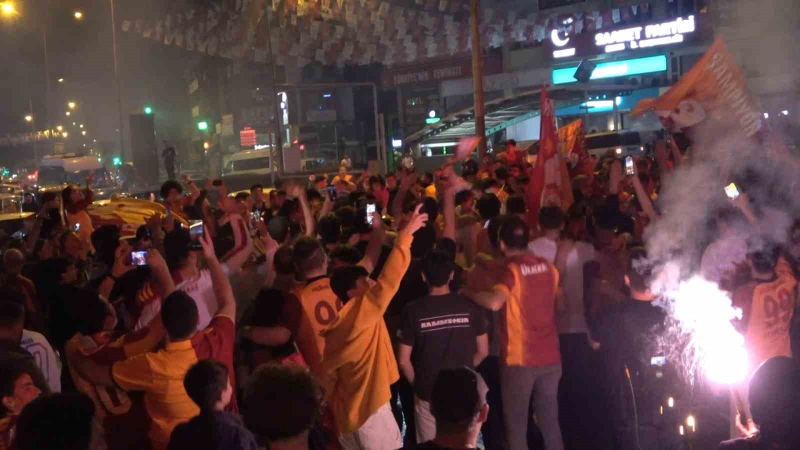 Galatasaray’ın şampiyonluğu Bursa’da coşkuyla kutlandı