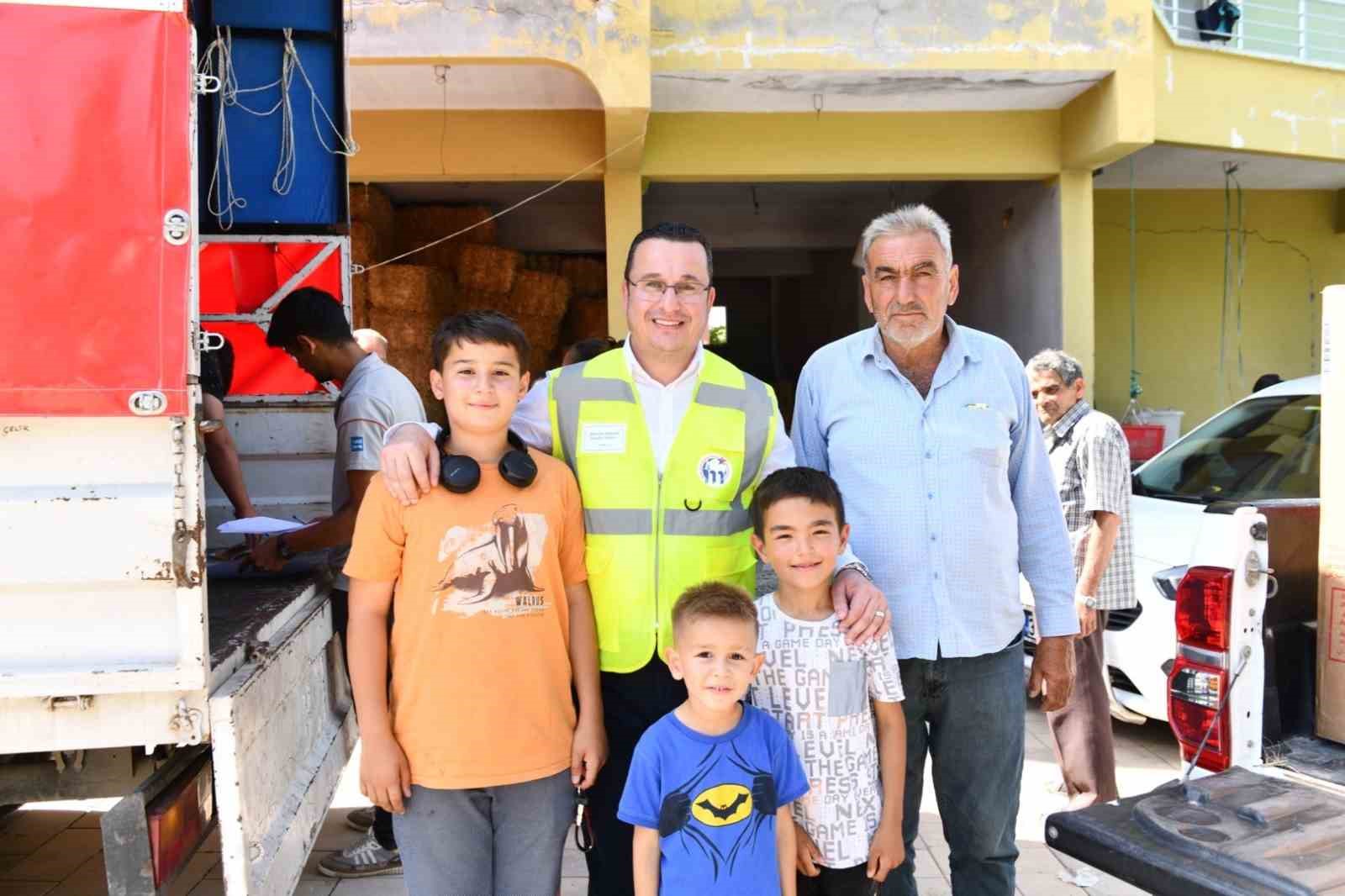 Başkan Kanar depremin yaralarını sarmaya devam ediyor