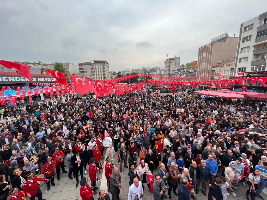 Mustafakemalpaşa’da Togg yolların tozunu attı