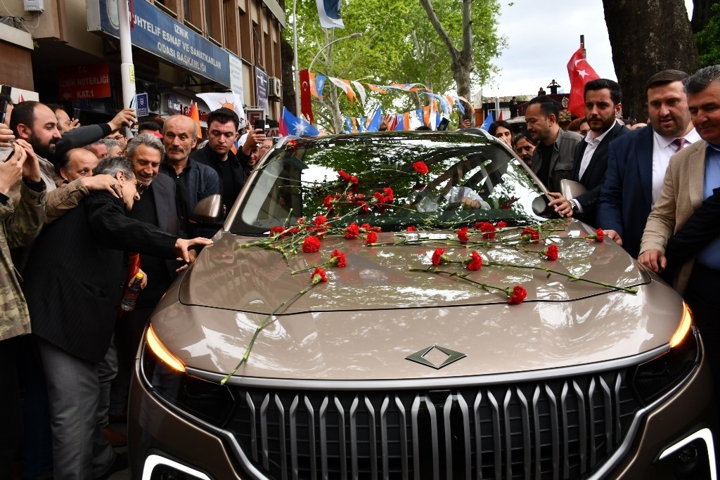 İznik, Bakan Varank’ı ve Togg’u bağrına bastı