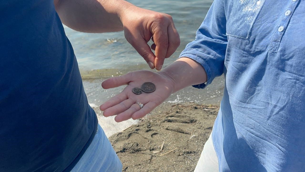 İznik gölü çekildi, tarihi sikkeler su yüzeyine çıktı