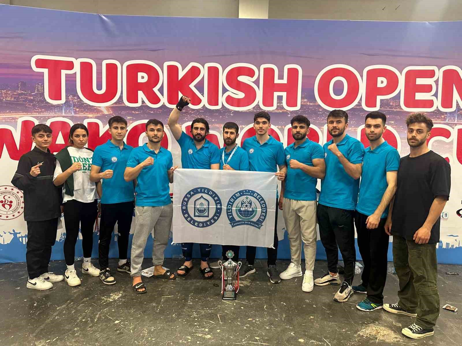 Kick Boks turnuvasında Yıldırım rüzgarı