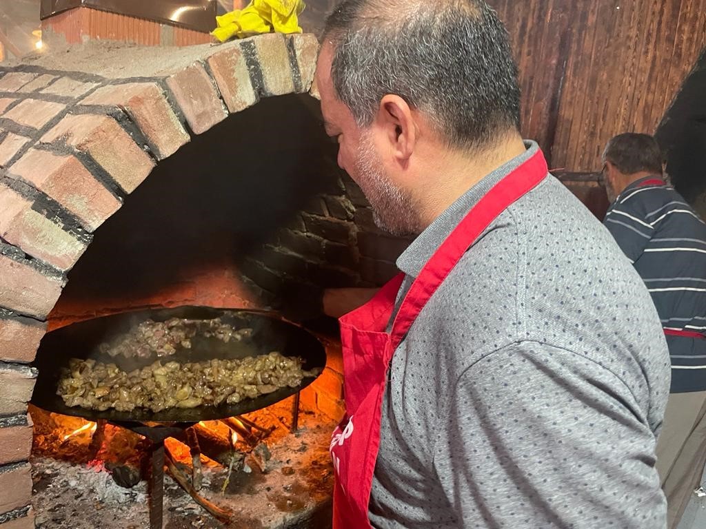 Kavurması ve güveciyle ünlü 400 yıllık Tarihi Cuma Pazarı yenilendi