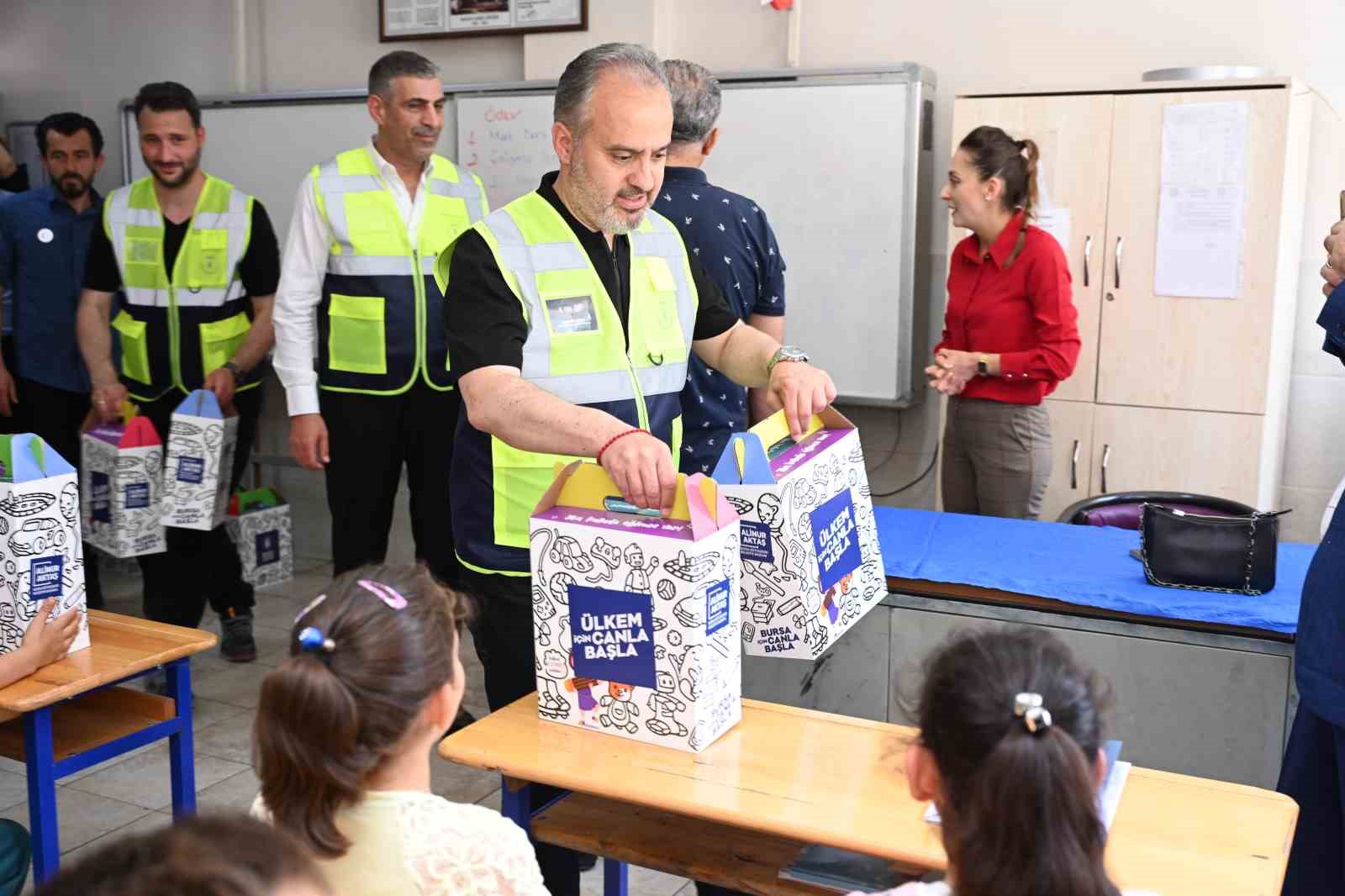 Depremzede çocuklara Bursa morali