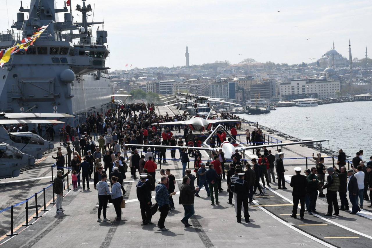 TCG Anadolu, tatbikat için İzmir'den ayrılıyor