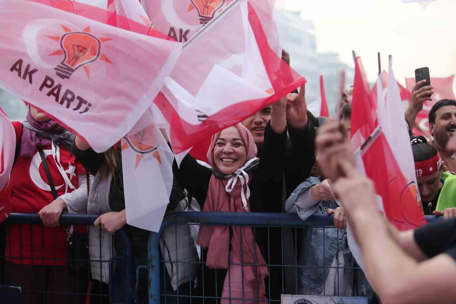 Cumhurbaşkanı Erdoğan’a yüksek destek veren Bursa’da coşkulu kutlama