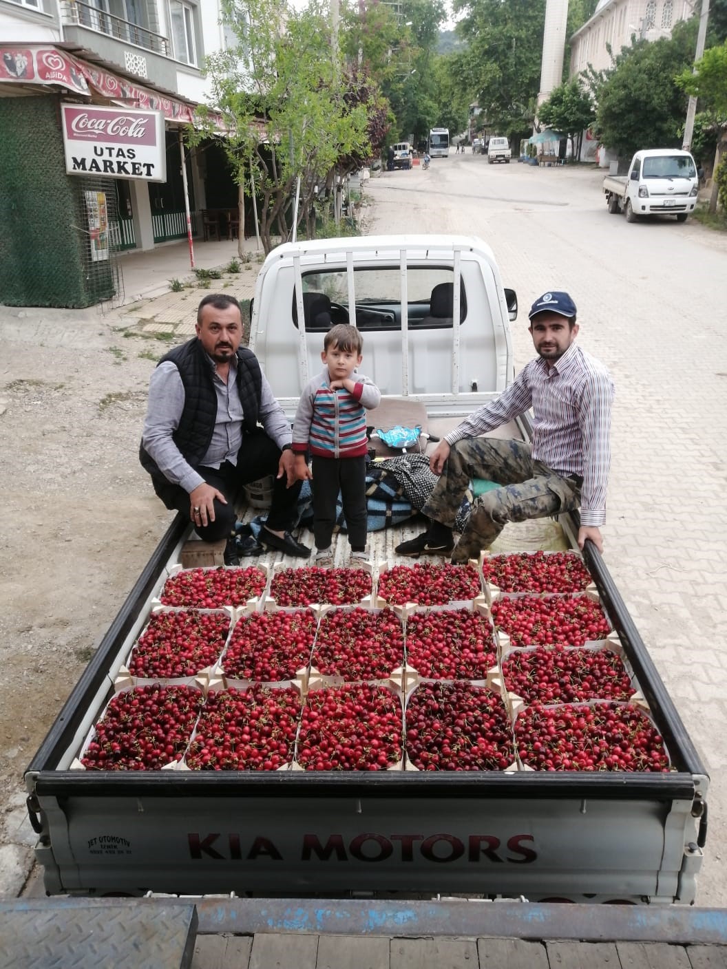 Bursa’da kiraz hasadı başladı