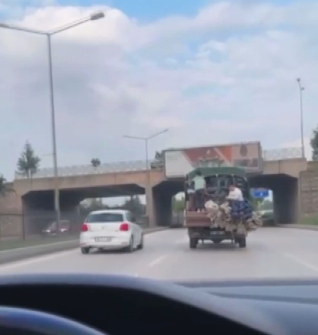 Bursa’da tehlikeli yolculuklar kamerada