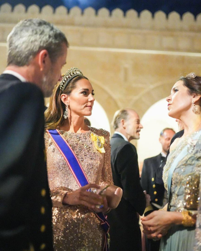 Ürdün Veliahtının düğününe katılan Galler Prensesi Kate Middleton, şıklığıyla göz kamaştırdı