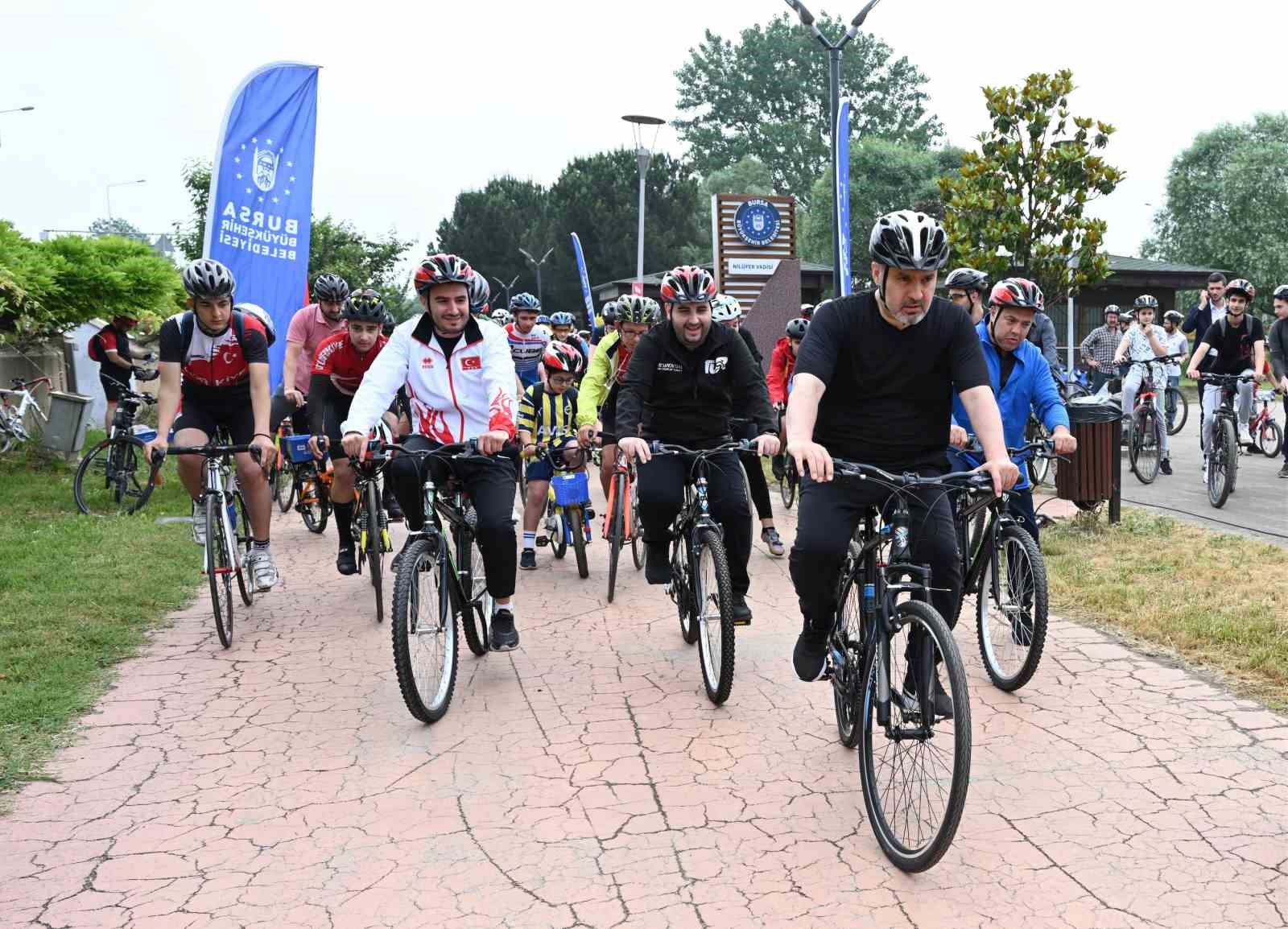 Büyükşehir Belediye Başkanı Aktaş pedal çevirdi