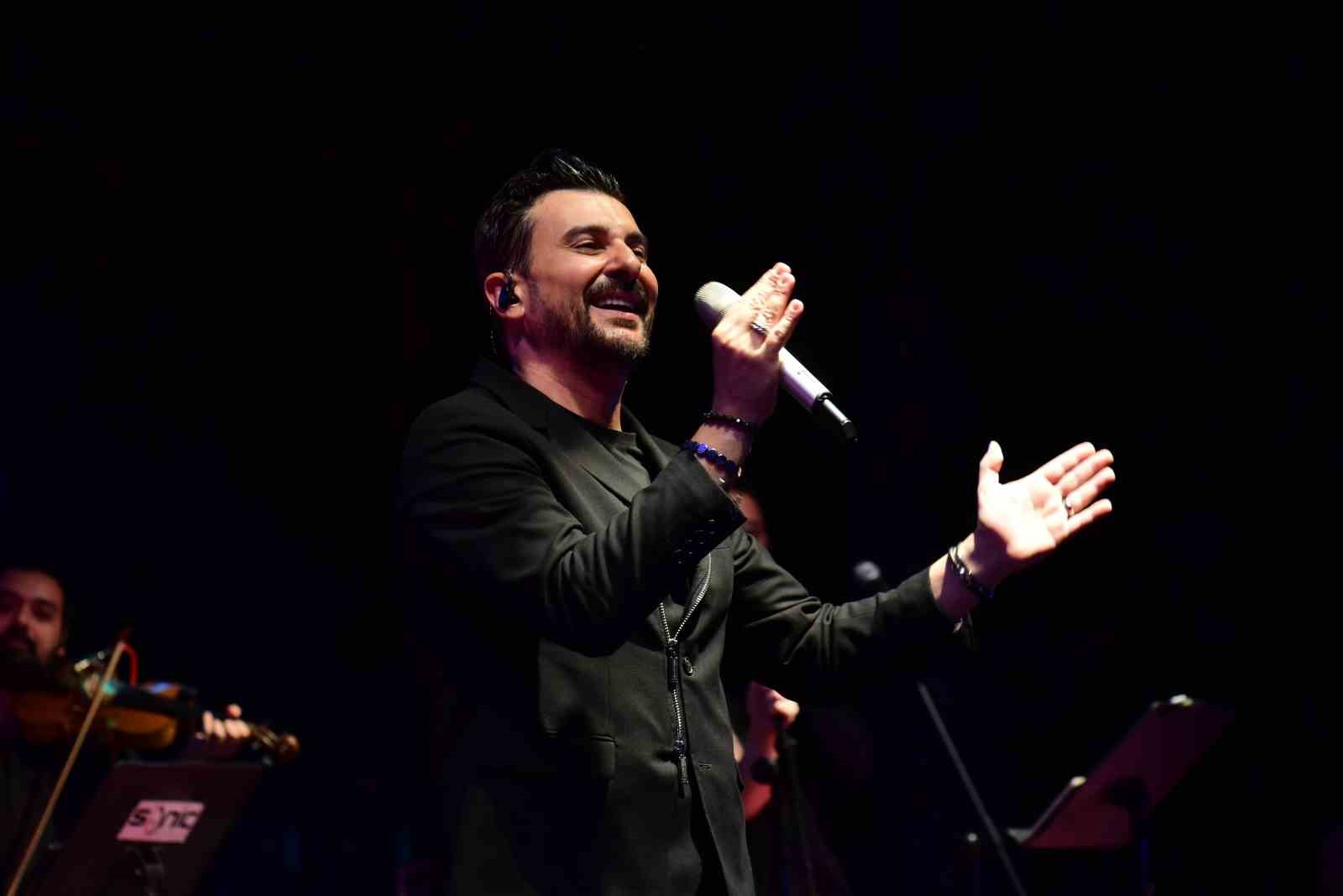 Gökhan Tepe, Bursalılara unutulmaz bir gece yaşattı