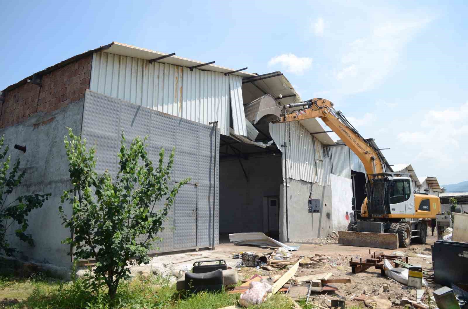 Tarım arazileri üzerindeki kaçak yapılar mercek altında