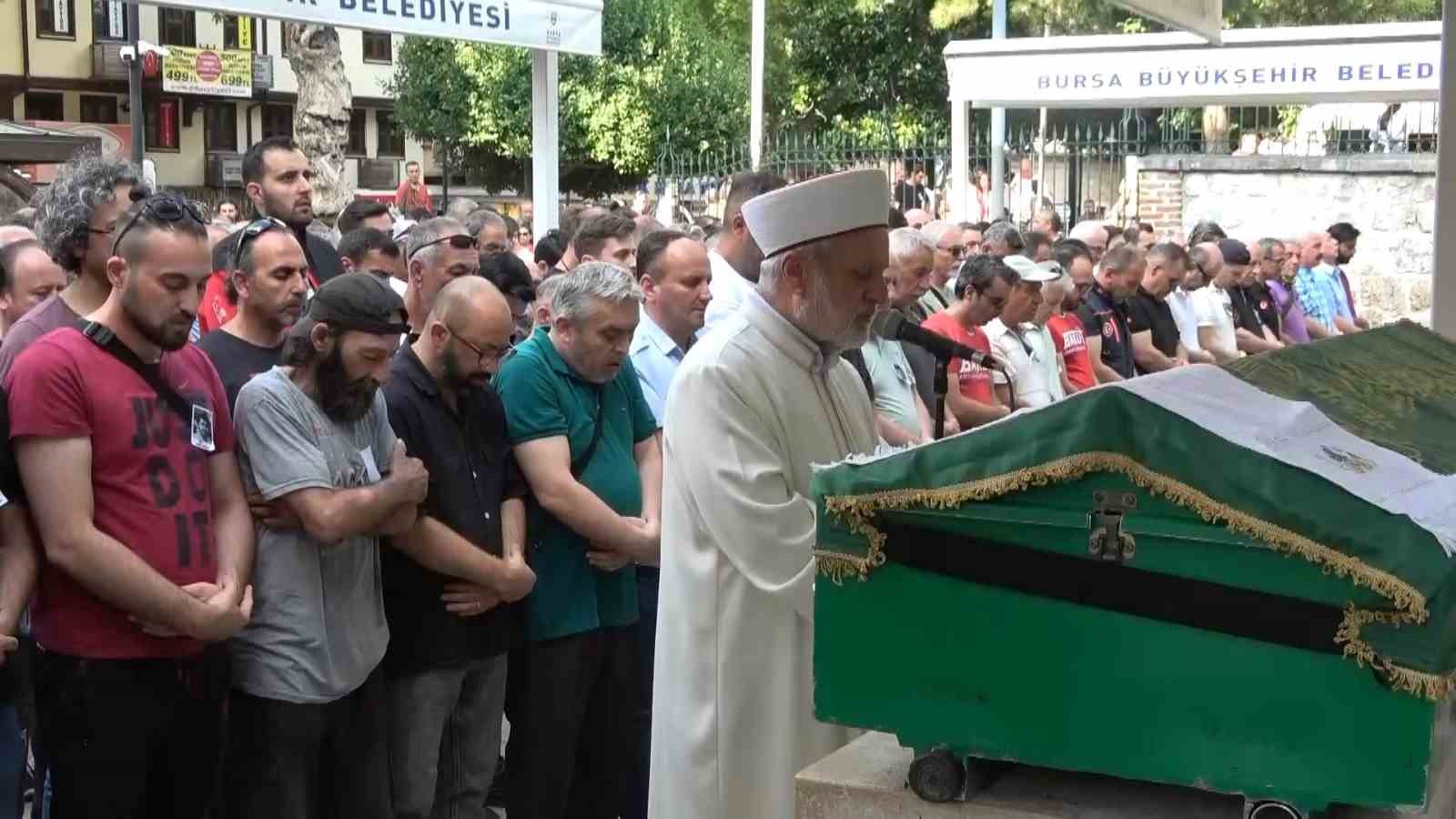 Demirkazık Dağı’na tırmanış yaparken düşen dağcı toprağa verildi