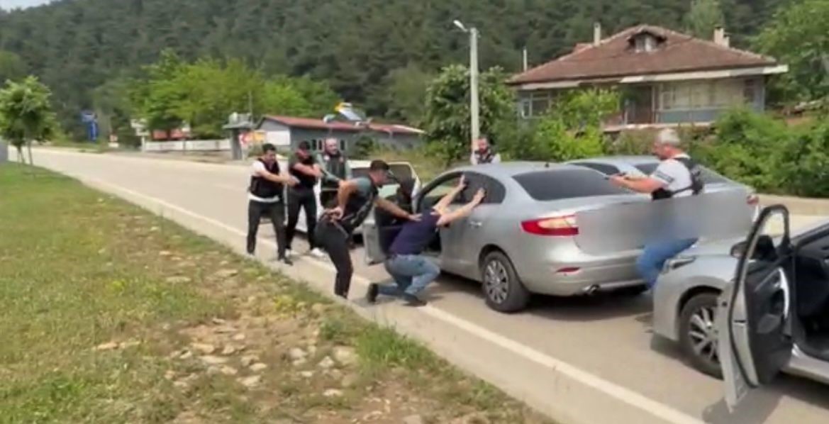 Bursa’da nefes kesen uyuşturucu operasyonu...Havadan ve karadan takiple böyle yakalandı