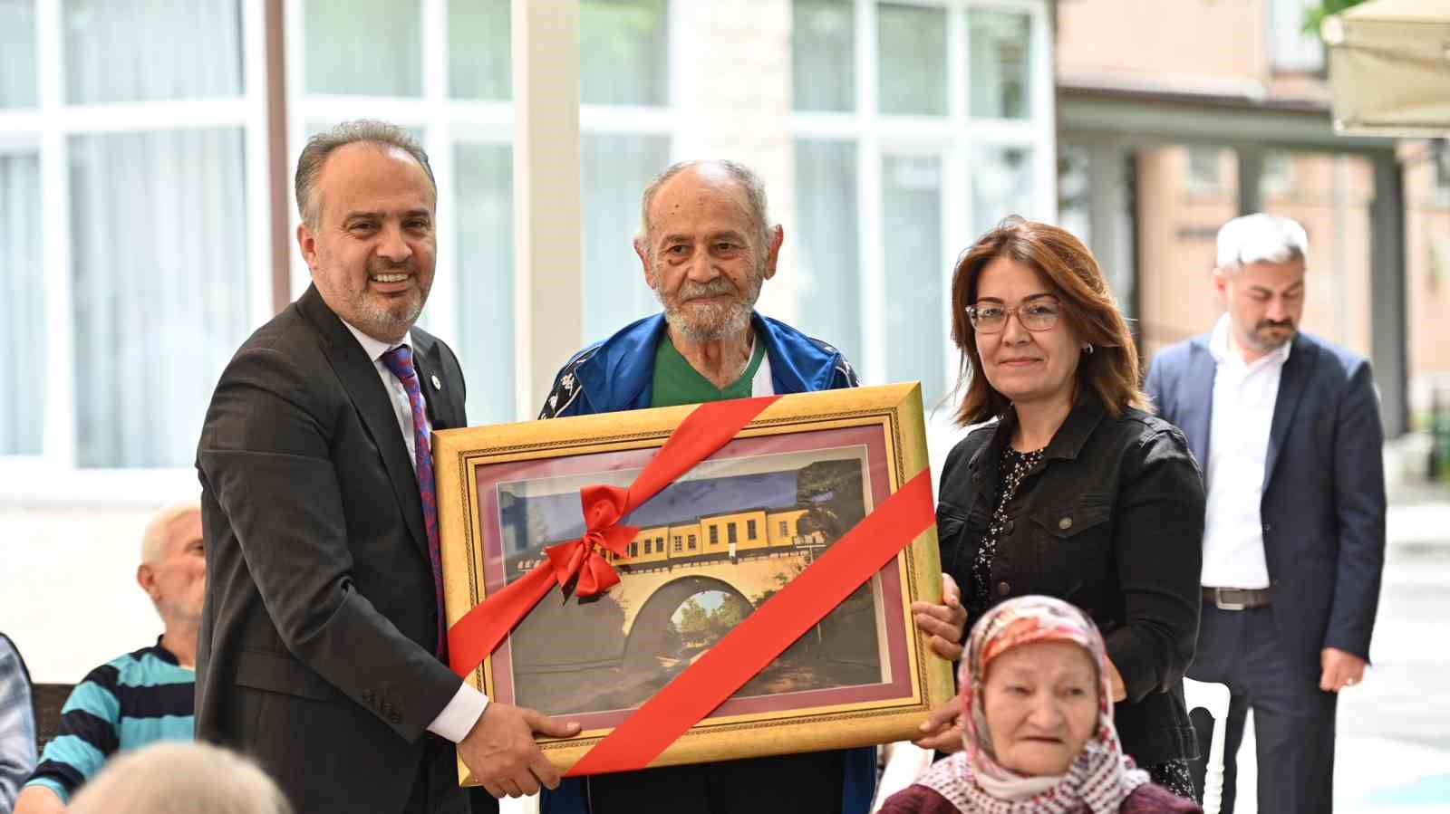 Başkan Aktaş’dan huzurevi sakinlerine moral ziyareti