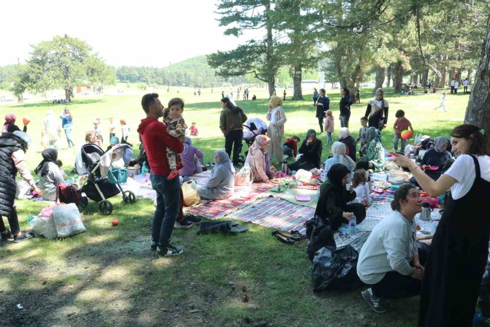 Karnelerini alıp yaylaya koştular