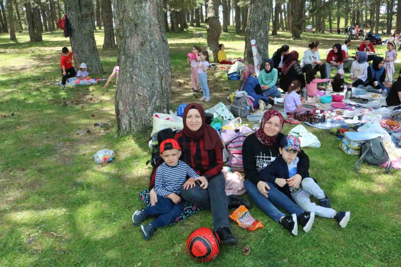 Karnelerini alıp yaylaya koştular