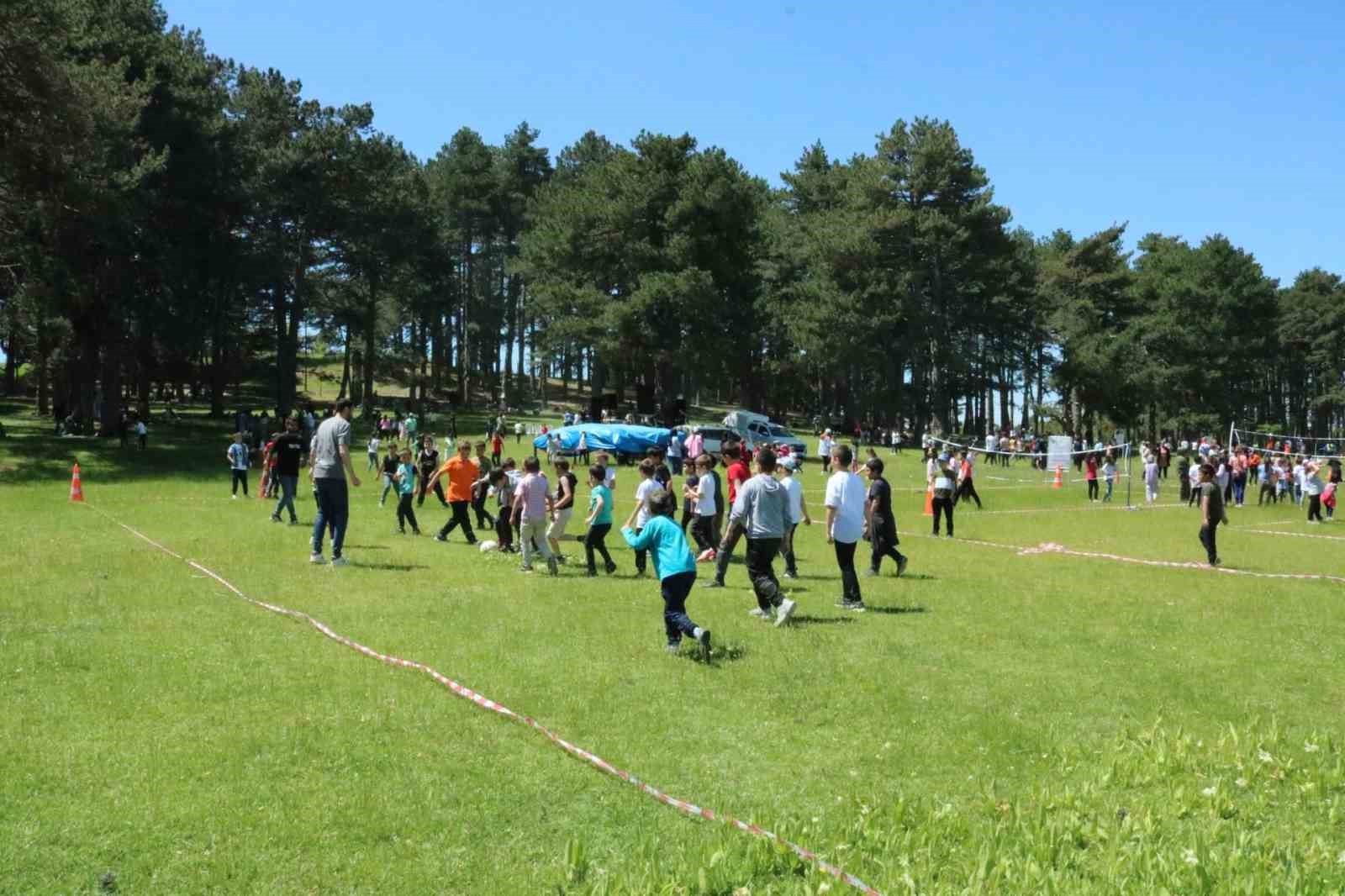 Karnelerini alıp yaylaya koştular