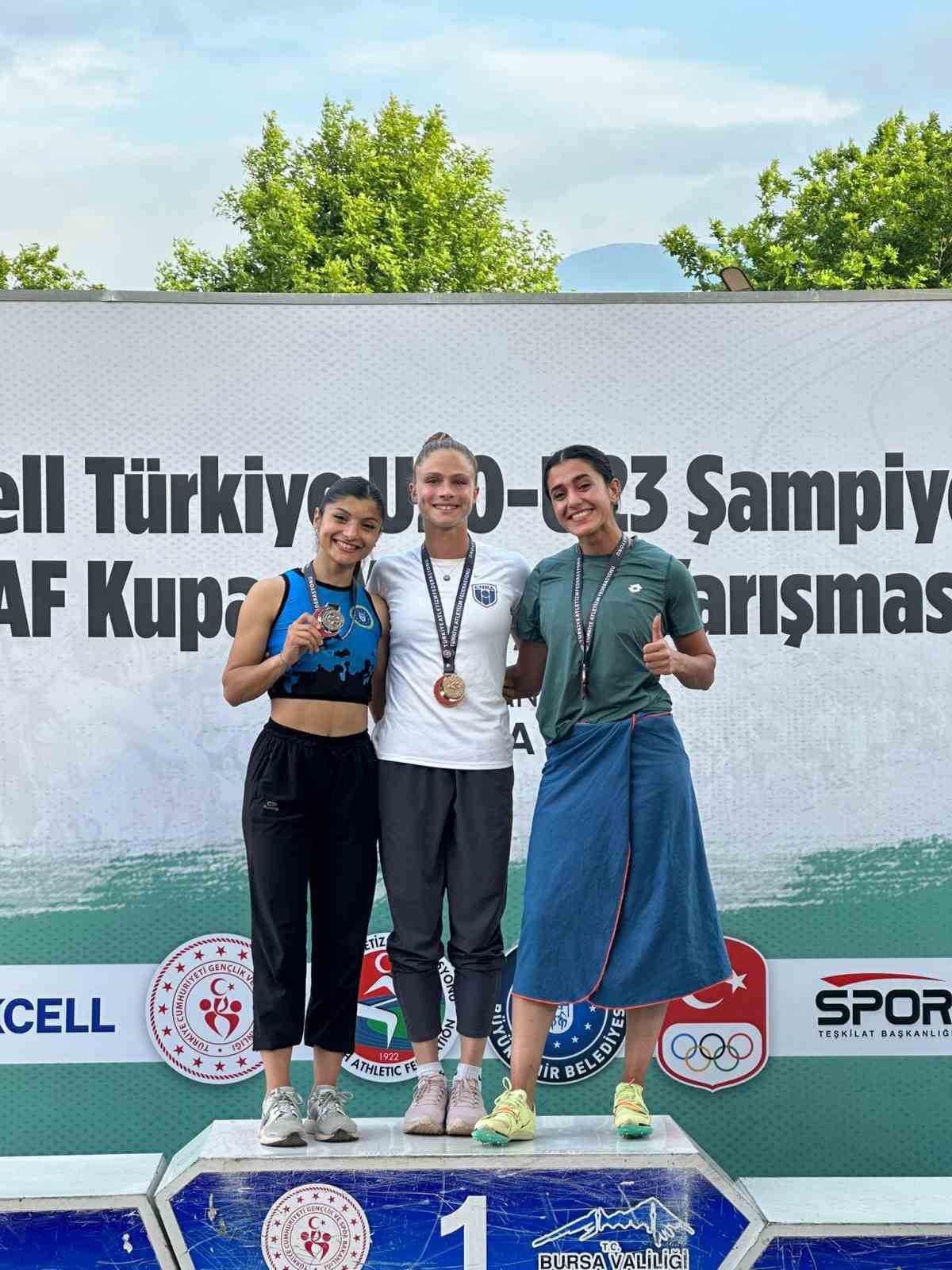 Bursa Büyükşehir Belediyespor, Türkiye Atletizm Şampiyonası’nda madalyaları topladı